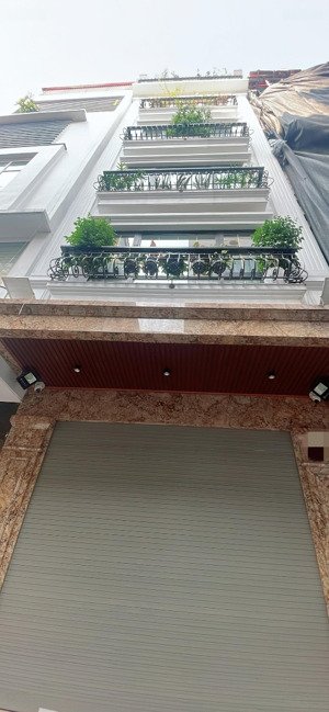 24 tỷ -68m2. mặt phố hồ tùng mậu. 6t thang máy, 1 mặt phố, 1 mặt ngõ ô tô 7 chỗ. 1 sàn kd, 11p kk