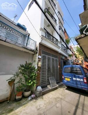 Ô TÔ ĐỖ CỬA, 4 Tầng 5PN 40m2, P5 Phú Nhuận, giá 8.x ty