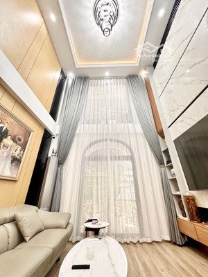 võng thị - tây hồ - vài bước chân ra hồ tây - ngõ thông - ô tô đỗ cổng - full nội thất tiền tỷ