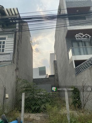 bán lô đất 93m2 hẻm xe hơi tránh nhau- phú hữu- quận 9 chỉ 4,x tỷ