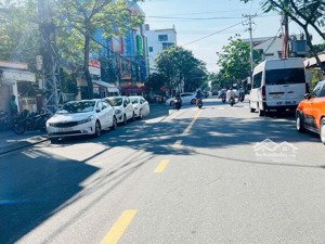 mặt tiền nguyễn công trứ ngay trung tâm tài chính- căn duy nhất ngang 7m vuông vứt. dt 20 triệu/ th