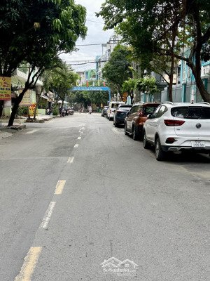 tân bình - bàu cát 2 - mặt tiền 12m vị trí đẹp - 5 tầng tân cổ điển - không lộ giới nhỉnh 15 tỷ .