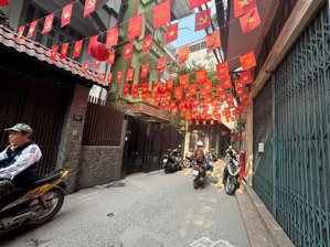 chỉ 10.6 tỷ có ngay nhà trung tâm cầu giấy 40mx6tầng,mt4m ngõ nông thông,kinh doanh 10m ra ô tô