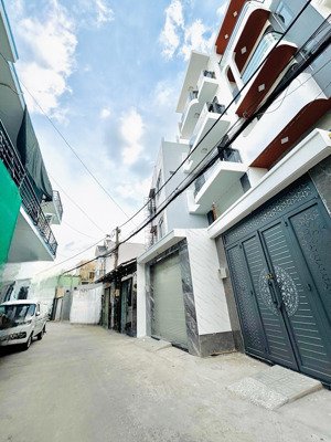 nhà 4 tầng, 1/ hxh gần coopmart phú lâm, dt lớn: 4x20, 5pn, hiếm trong phân khúc giá, giữ tiền ngon