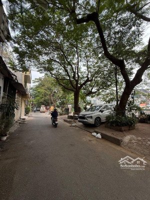 cc bán đất tặng nhà 4 tầng kđt đền lừ - hoàng mai - dt: 80m - mt: 6,5m - lô góc 3 thoáng - ô tô