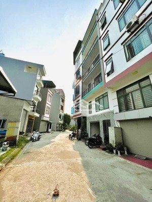 chính chủ cần bán nhà tái định cư lạc thị 5 tầng, ô tô đỗ ngày đêm