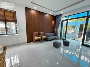 BÁN NHÀ góc 2MTĐ13m-DT74m-2PN-Biển 350m-Hòn Xện-vinh Hoà-Nha Trang chỉ 5ty5