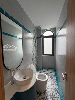 nhà bán nhỉnh 7 tỷ đẹp lung linh ở tết