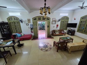 bán nhà dân xây phố cát linh 60m2 6 tầng 6ngủ - gần phố - nhà chắc chắn ngõ 3m gần phố - hai thoáng