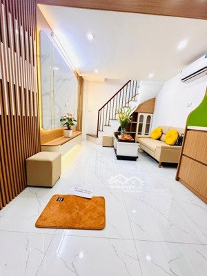 30m ra oto tránh, ngõ thông sạch đẹp, nhà mới tinh, an ninh tốt k qh. dt30m 5t mt3,6m giá 7,6tỷ