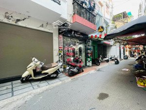 cực hiếm nhỉnh 10 tỷ có nhà ở cầu giấy 40mx6tầng,mt4m ngõ nông thông tứ tung ,10m ra ô tô gần chợ