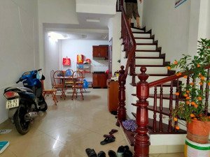 chủ nhờ bán nhà phố quan nhân - thanh xuân dt 45m2, 5t, mt 3.5m giá 8.9 tỷ