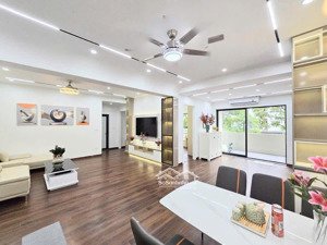 chung cư hoàng cầu, đống đa, lô góc, view hồ hoàng cầu, 2 b/công 68m2 2pn chỉ 7,1 tỷ