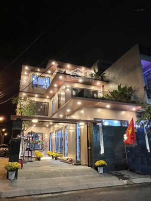 bán villa 3,5 tầng full nội thất cao cấp 2 mặt tiền thoáng đường sơn thuỷ 8 bên sông hàn giá tốt