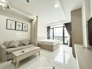 cho thuê siêu phẩm ban công cực thoáng, nhà mới ngay trung tâm quận 3