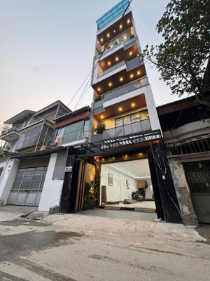 siêu phẩm thạch bàn, 8 tầng thang máy, full nội thất cực đẳng cấp, đường ô tô tránh, mới kính koong