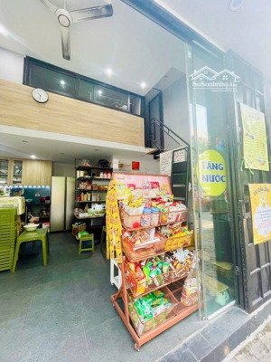 chu huy mân _long biên. nhà mặt phố lớn đang cho thuê có dòng tiền