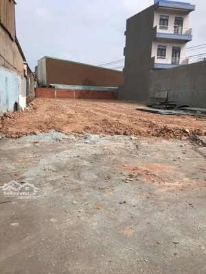 chủ gửi bán lô đất mặt tiền đường dt743 . vị trí gần trung tâm ý tế dĩ an . mặ