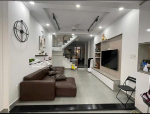 bán nhà mới đẹp cách aeon 100m cạnh công viên lớn . dt 4x20 xd 3,5 tấm . giá 13 tỷ tl