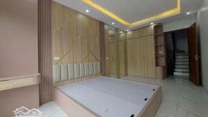 nhà võ chí công - cầu giấy - gần phố - ngõ rộng 3m