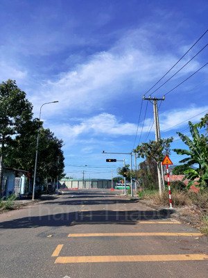 lô đẹp mặt tiền đường số 28 - sổ sẵn, xây dựng ngay