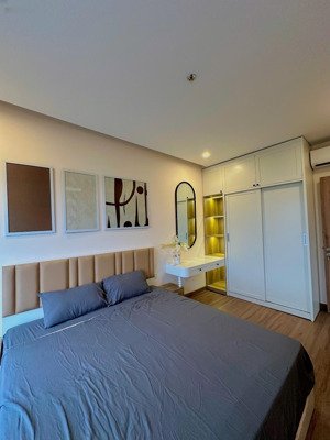 cần bán căn chung cư oasis 3 pn 2vs full đồ, đã có sổ. liên hệ: 