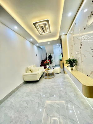 chính chủ! bán nhà tôn thất tùng-sát cổng đh y -4tầng đẹp -7.xx tỷ