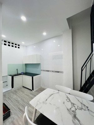 bình thạnh cc vũ huy tấn tầng trệt kinh doanh shr giá 4,85tỷ