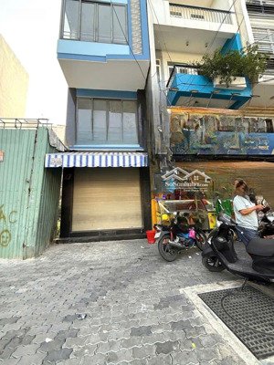 mặt tiền đẹp q10 - khu kinh doanh, vị trí cực đẹp - phù hợp ở và kd đa nganh