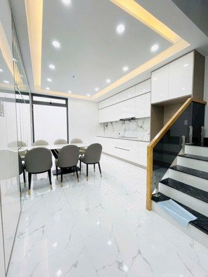 nhà đẹp full nội thất, thang máy mt đường số 51, p. tân quy, q. 7