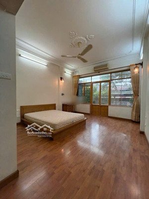 cho thuê nhà vĩnh tuy, 50m2x4tầng, giá: 11,5 triệu/th, 3 ngủ, full đồ, gần trường đh kinh doanh