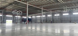 tổng 7.000m2. kho 5.000m2. chỉ tính tiền kho. 105k/m2. pccc tự động - thẩm duyệt, cont 24/7