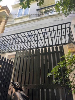 nhà hxh yên tĩnh, đ.nguyễn kiệm, dt 4,5x10m, lửng, 3tầng, st.sàn xd 126m2, 4pn, h.tây bắc,giá 11 tỷ