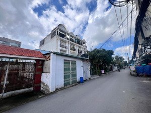 chính chủ gửi bán căn nhà ngang 6,5m, tổng 120m2 đường nhựa 7m kề quốc lộ 13, hiệp bình