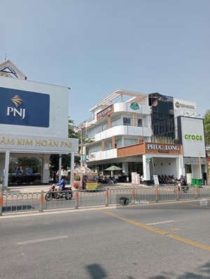 ngộp bank - góc 2 mt phan văn trị, q. gò vấp - dt: 6x27m - 4 tầng - hđt: 160 triệu - giá: 35 tỷ