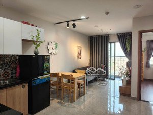 cho thuê căn hộ 1 phòng ngủ 42m2 đầy đủ nội thất, có sẵn internet, lh 