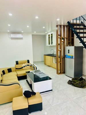 bán nhà c4 có gác xép siêu đẹp giá mềm như bún tặng nội thất mới đẹp. nếu rẻ số2 thì ko căn nào số1