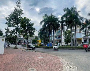 giảm mạnh: 60,9 tỷ có bớt lộc nhà mt 35m đ.hoàng trọng mậu himlam dt:150m2,tkvp cc lh:0908935765