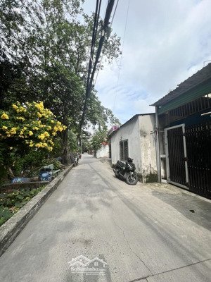 gần ngã tư bình phước bán dãy trọ hxh dt khủng 225m2/281m2 - 5 phòng trọ - 10 tỷ. hiệp bình phước