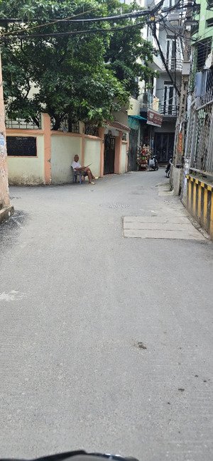 bán biệt thự siêu hiếm sân vườn trung tâm cầu giấy mặt tiền cực khủng ôtô 7 chỗ đỗ cổng để trong