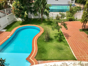 bán gấp biệt thự rẻ nhất nguyễn văn hưởng! 25x40m - hồ bơi sân vườn siêu lớn - chạy bộ trong nhà