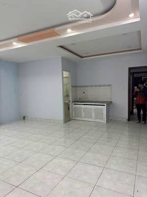 cho thuê chung cư mini gia đức. 2.4tr. 20m và 40m. 4tr phòng đẹp. sạch thoáng. lh: 