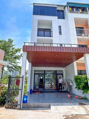bán căn góc full nội thất đẹp tại dự án lotus residence hạ long. gần hồ, công viên và bãi tắm