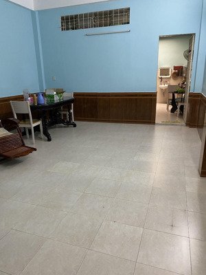 chính chủ cho thuê nguyên căn dài hạn mặt tiền hẻm 133 hoà hưng rộng 10m