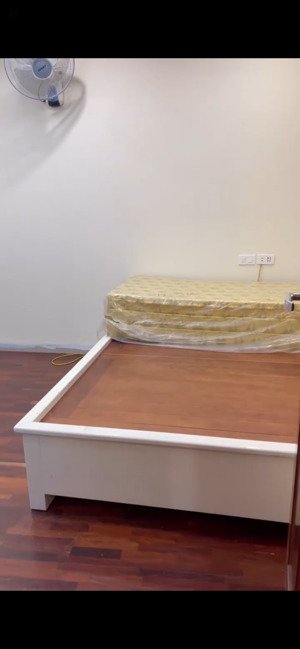 cho thuê căn hộ 2pn ở văn cao - cách mặt phố văn cao 20m- giao thông thuận tiện - chỉ 5.5tr