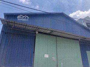 cho thuê kho-xưởng (như hình) dt:15x18m=270m2 (gác lửng 40m2) giá:14 trieu