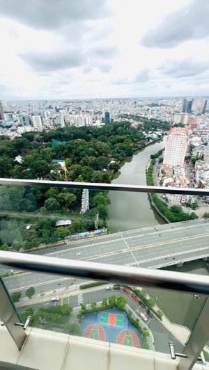 độc quyền từ hàng cđt vinhome golden river bán nhanh 3pn 2wc sổ sẵn