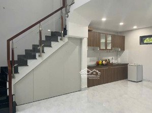 nhà quận 2- mới-2 tầng-gần chợ-tài chính nhỏ-sổ riêng-nội thất đầy đủ-giá rẻ-phù hợp ở lâu dài