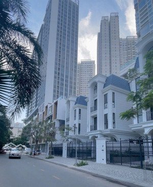 chủ bán gấp - duy nhất 1 căn biệt thự, villa phường thảo điền - sổ đỏ chính chủ