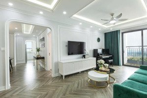 cần tìm gấp chủ mới cho căn hộ cao cấp tòa 6th elemnet _ 2slot xe - tầng cao _ giá nào cũng bán